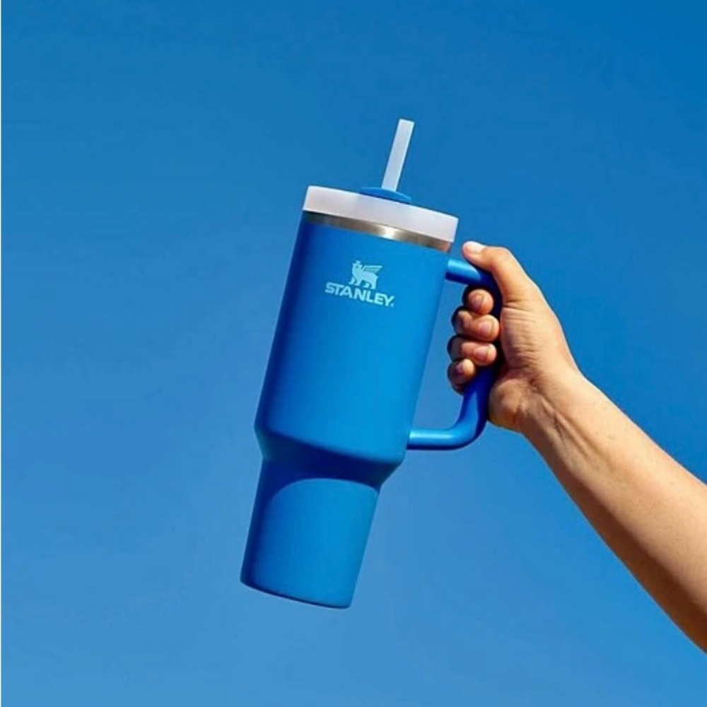 Stanley
Quencher H2.0 FlowState Tumbler, 40-oz.
